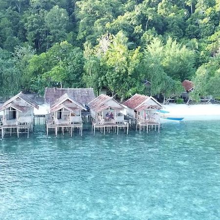 Firdas Bungalows Waisai 外观 照片