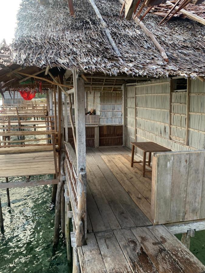 Firdas Bungalows Waisai 外观 照片