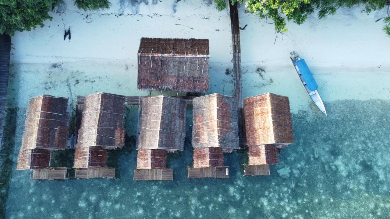 Firdas Bungalows Waisai 外观 照片